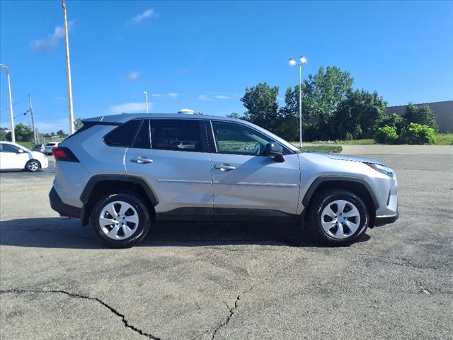2024 Toyota RAV4 LE - Photo 2