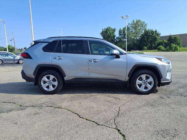 2019 Toyota RAV4 XLE - Photo 2