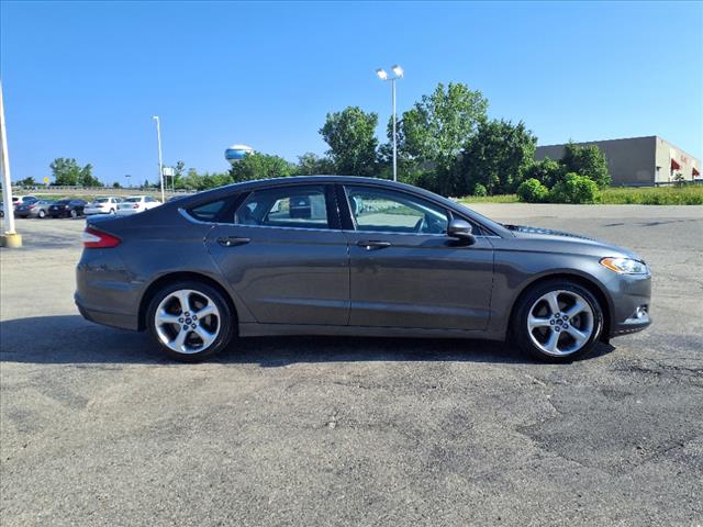 2016 Ford Fusion S - Photo 2