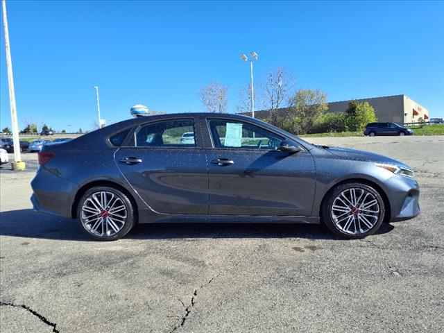 2022 Kia Forte GT - Photo 2
