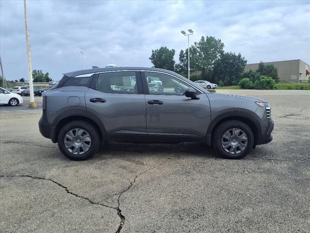 2025 Nissan Kicks S - Photo 2