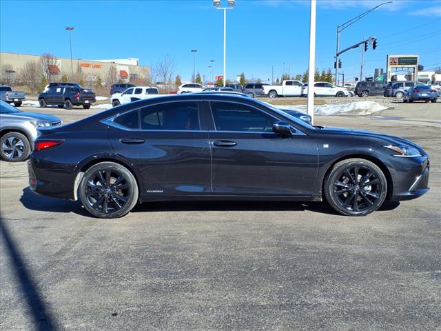 2022 Lexus ES 300h F SPORT - Photo 2