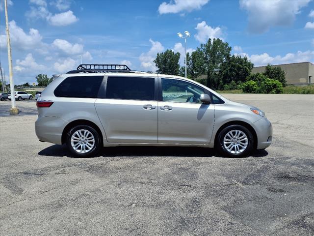2016 Toyota Sienna L 7 Passenger - Photo 2