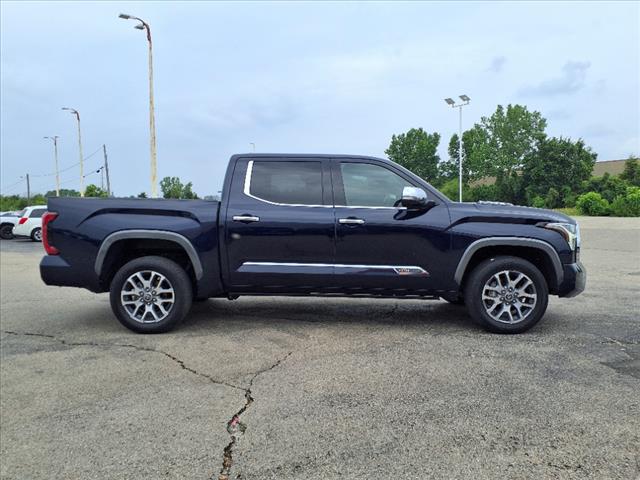 2023 Toyota Tundra 1794 Edition HV - Photo 2