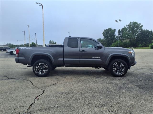2016 Toyota Tacoma TRD Sport - Photo 2