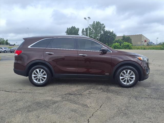 2017 Kia Sorento LX - Photo 2