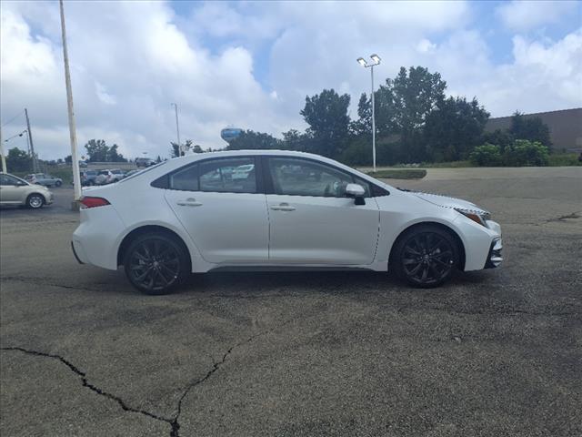 2023 Toyota Corolla SE - Photo 2