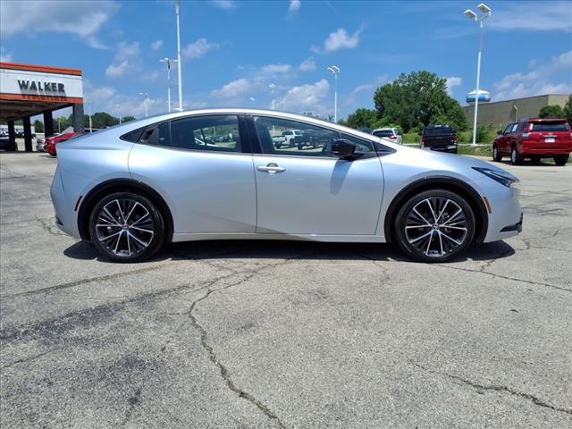 2023 Toyota Prius XLE - Photo 2