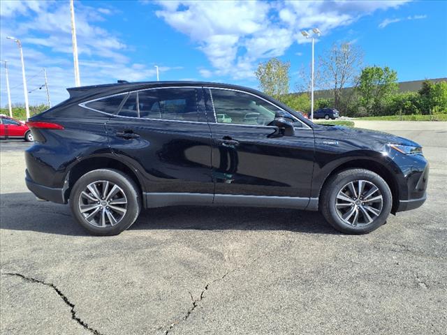 2021 Toyota Venza LE - Photo 2