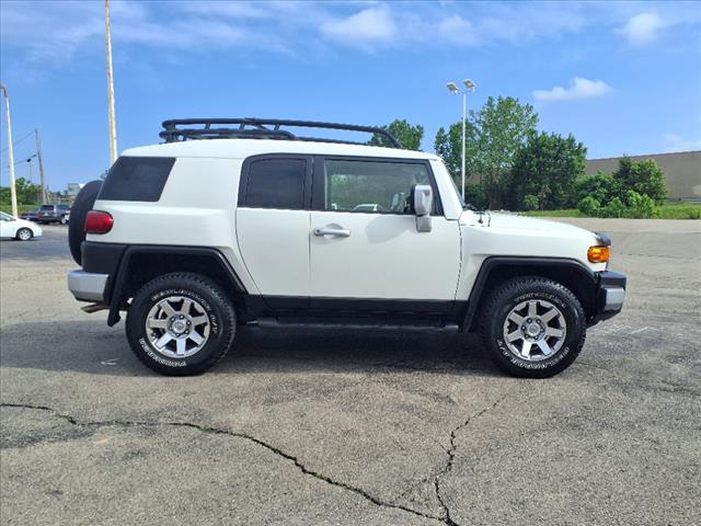 2014 Toyota FJ Cruiser Base - Photo 2
