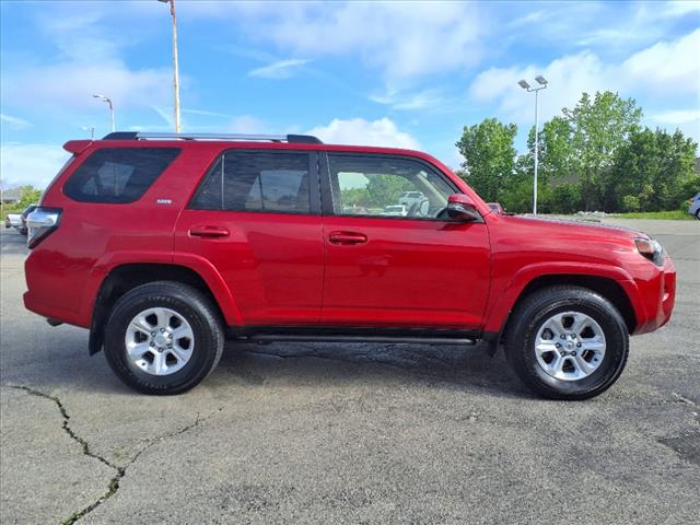2022 Toyota 4Runner SR5 Premium - Photo 2