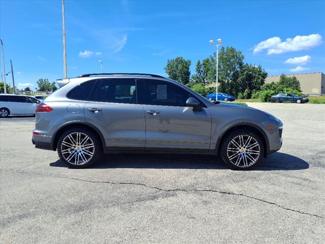 2016 Porsche Cayenne S - Photo 2