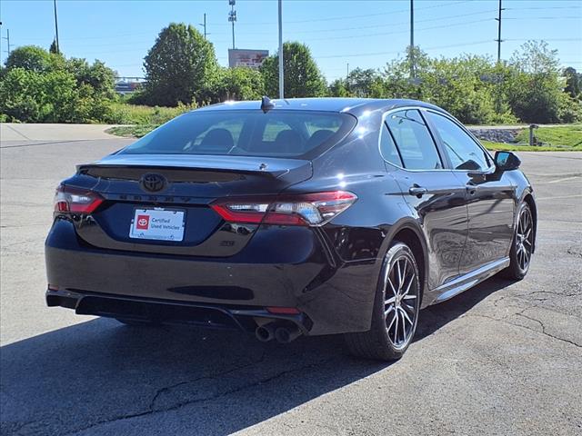2022 Toyota Camry SE - Photo 3