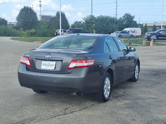 2011 Toyota Camry LE - Photo 3