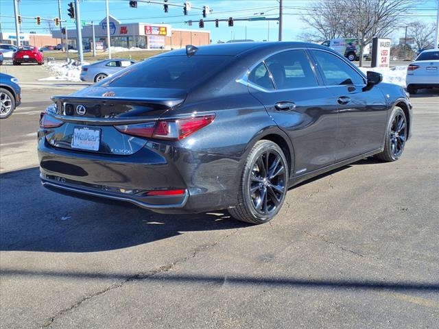 2022 Lexus ES 300h F SPORT - Photo 3