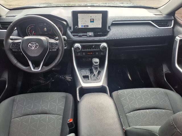 2024 Toyota RAV4 XLE - Photo 4
