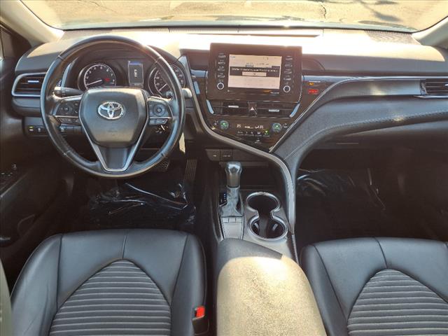 2022 Toyota Camry SE - Photo 4