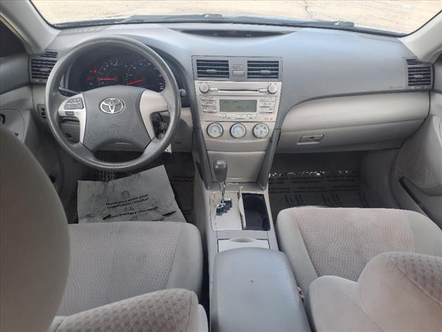 2011 Toyota Camry LE - Photo 4