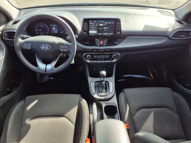 2018 Hyundai ELANTRA GT Base - Photo 4