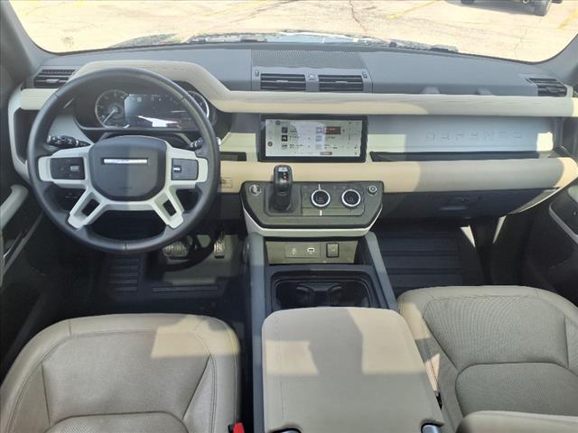 2023 Land Rover Defender 110 SE - Photo 4