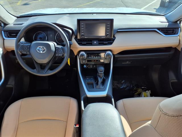 2022 Toyota RAV4 LE - Photo 5