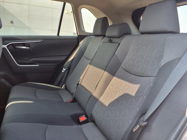 2019 Toyota RAV4 XLE - Photo 5