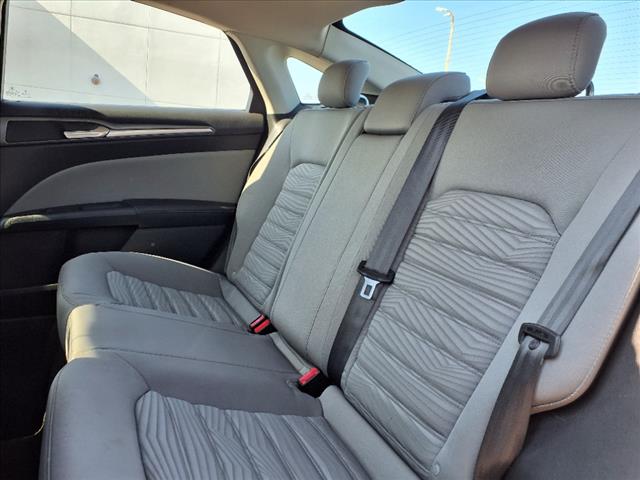 2016 Ford Fusion S - Photo 5