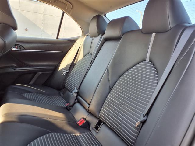 2022 Toyota Camry SE - Photo 5