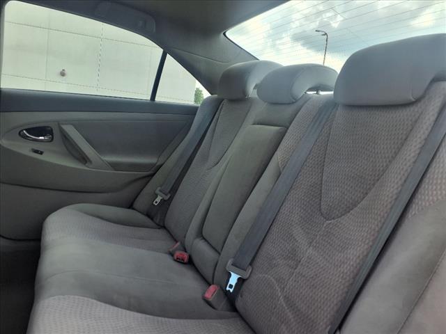 2011 Toyota Camry LE - Photo 5