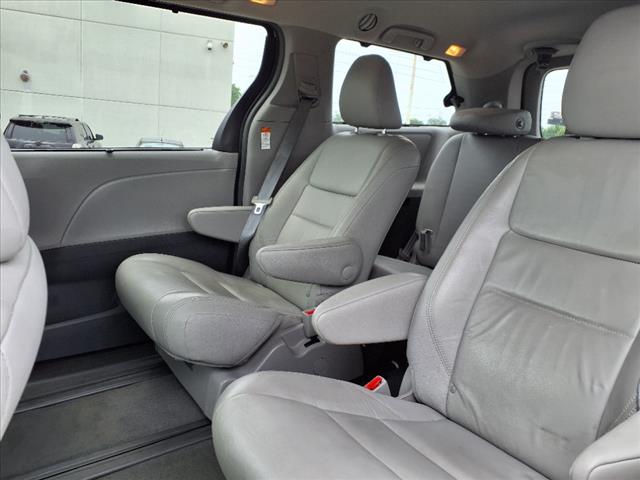 2018 Toyota Sienna XLE 7-Passenger - Photo 5