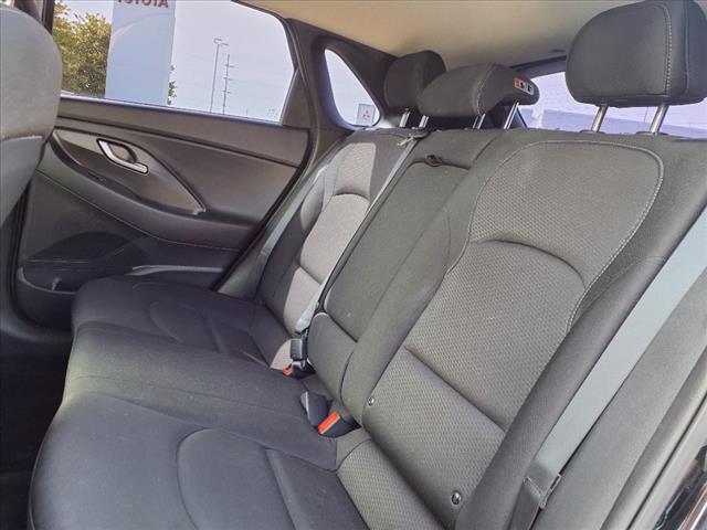 2018 Hyundai ELANTRA GT Base - Photo 5