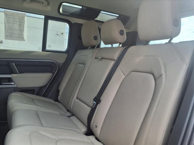 2023 Land Rover Defender 110 SE - Photo 5