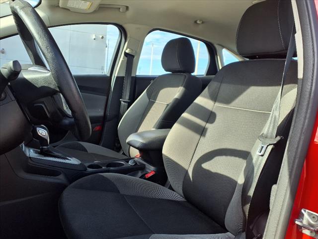 2014 Ford Focus SE - Photo 6