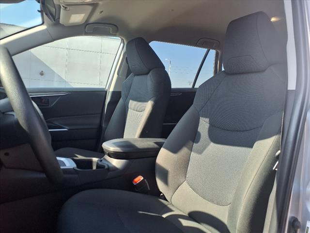 2024 Toyota RAV4 LE - Photo 6