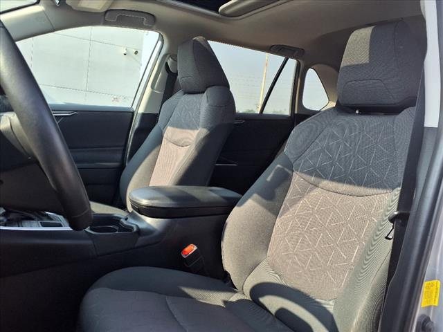 2019 Toyota RAV4 XLE - Photo 6