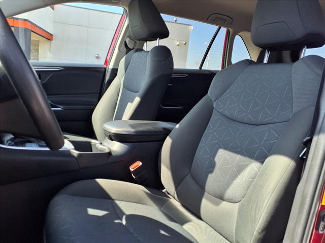 2022 Toyota RAV4 XLE - Photo 6