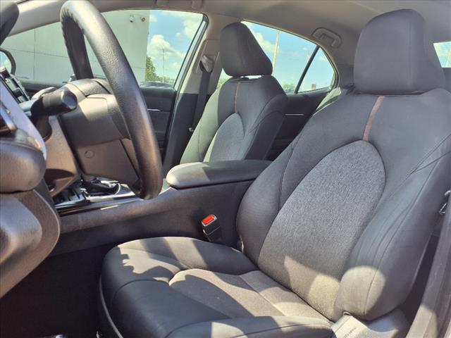 2019 Toyota Camry LE - Photo 6