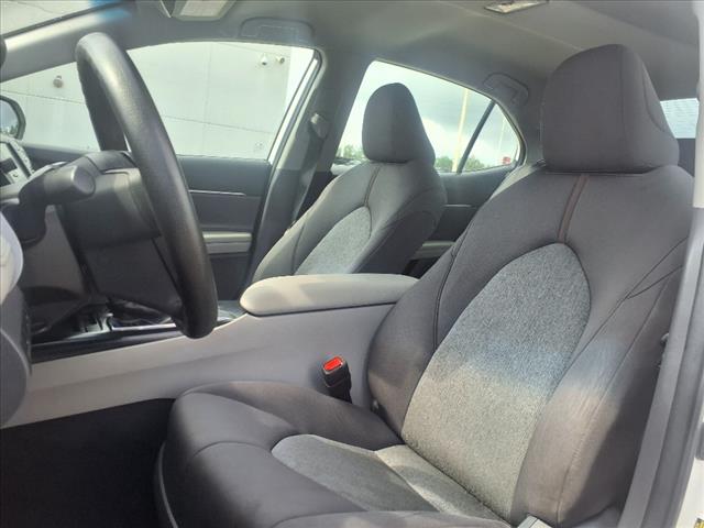 2019 Toyota Camry LE - Photo 6