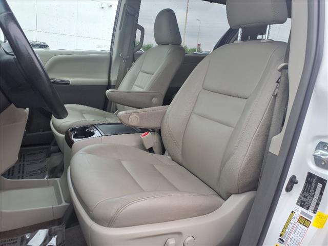 2015 Toyota Sienna XLE 8-Passenger - Photo 6