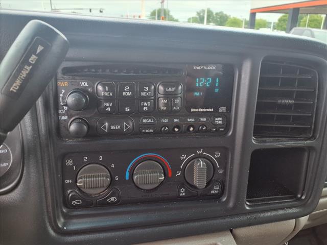 2001 Chevrolet Tahoe LS - Photo 7