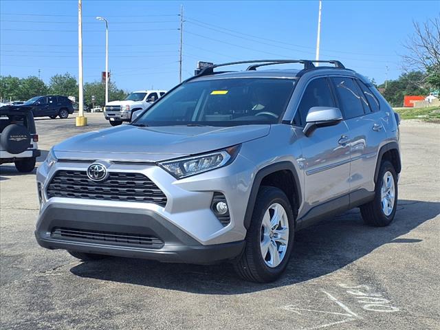 2021 Toyota RAV4 XLE - Photo 7