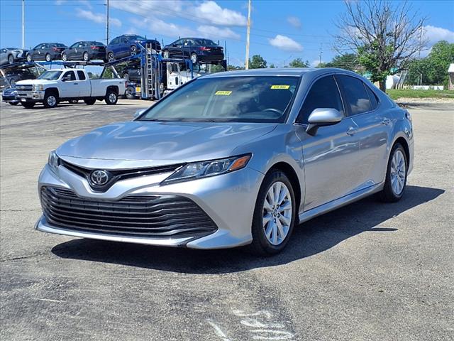 2019 Toyota Camry LE - Photo 7