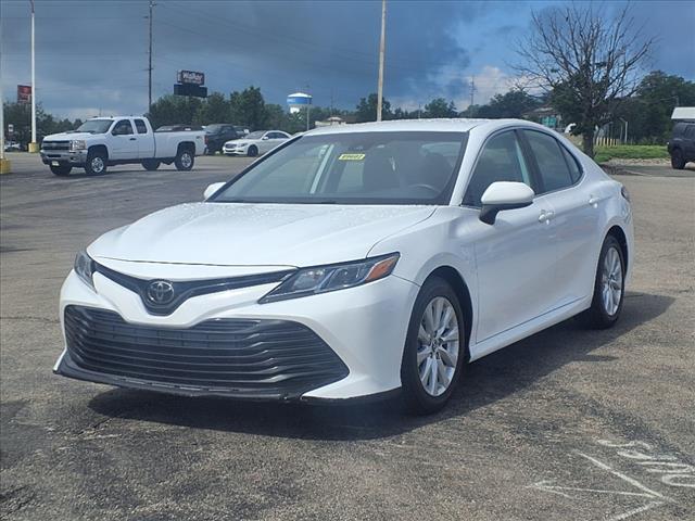 2019 Toyota Camry LE - Photo 7