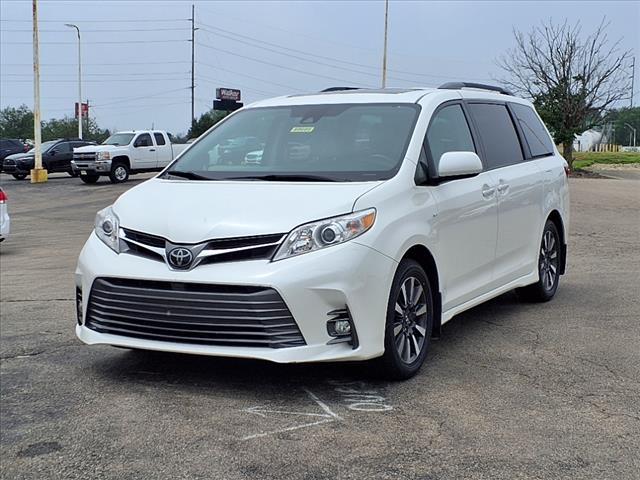 2018 Toyota Sienna XLE 7-Passenger - Photo 7