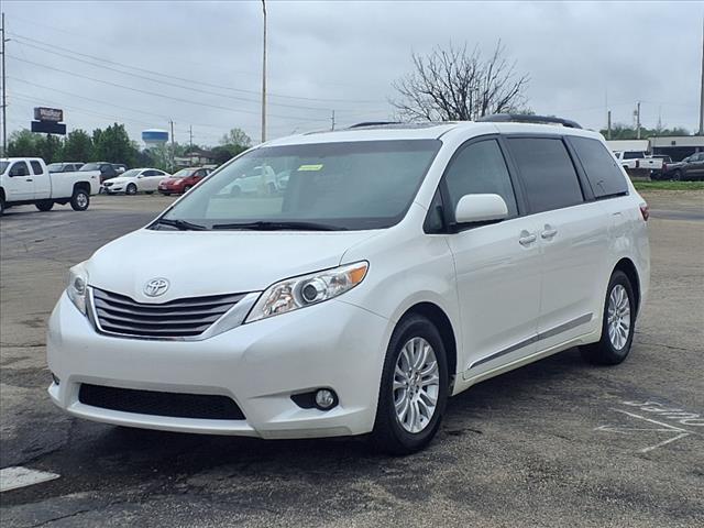 2015 Toyota Sienna XLE 8-Passenger - Photo 7