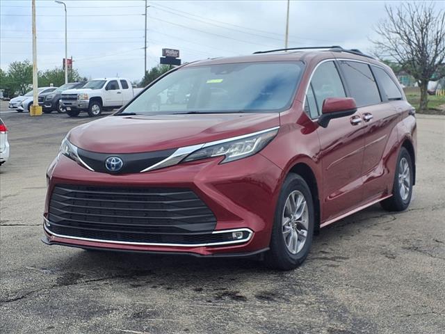 2023 Toyota Sienna XLE 7-Passenger - Photo 7