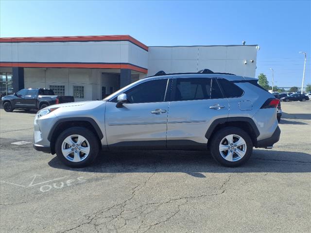 2021 Toyota RAV4 XLE - Photo 8