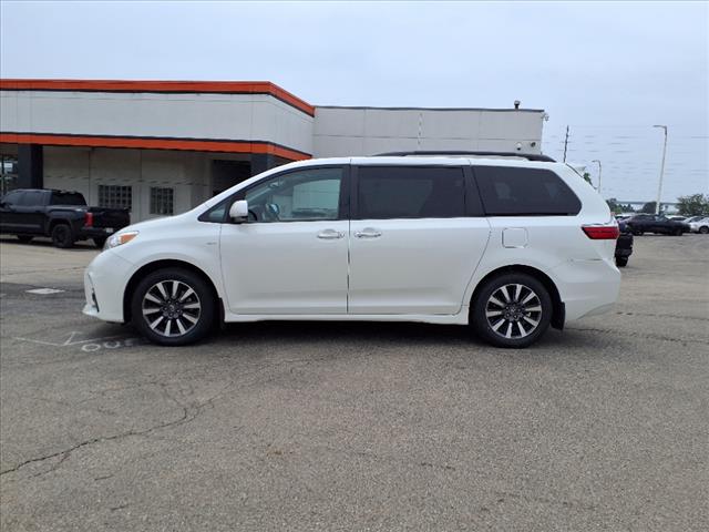 2018 Toyota Sienna XLE 7-Passenger - Photo 8