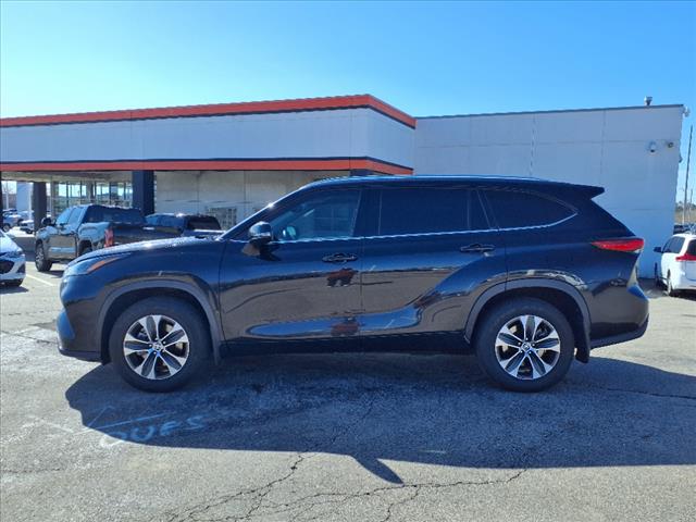 2021 Toyota Highlander XLE - Photo 8