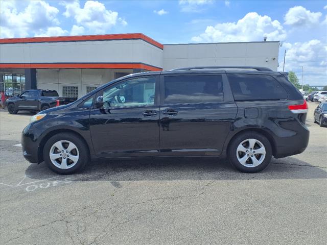 2011 Toyota Sienna LE 8-Passenger - Photo 8